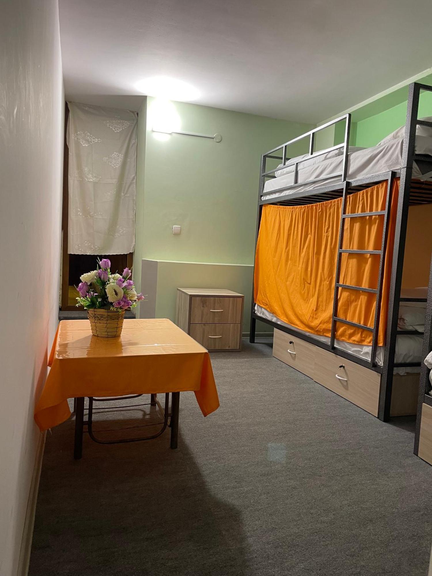 N 1 Hostel Ереван Экстерьер фото